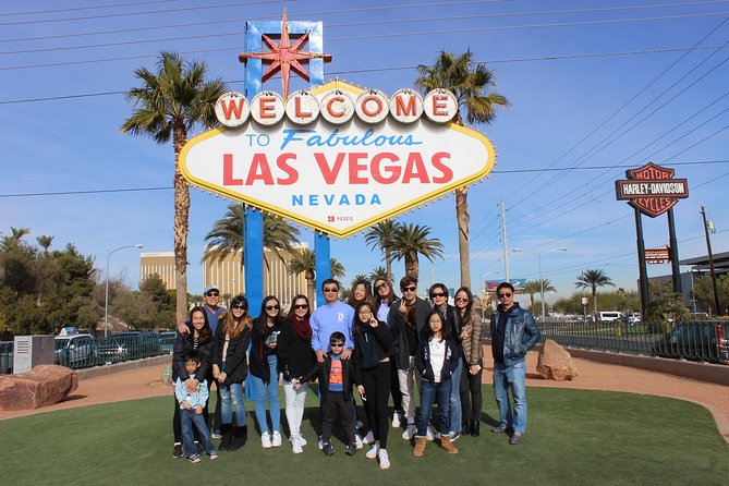 1.5-Hour Las Vegas Strip Limo Tour with Champagne and Photo Stops - Stop-by-stop: what you’ll do in 1.5 hours