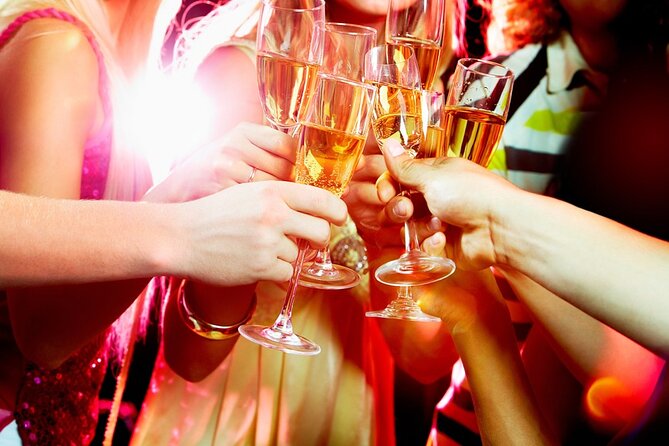 1.5-Hour Las Vegas Strip Limo Tour with Champagne and Photo Stops - Photography that actually delivers: up to 100 digital photos