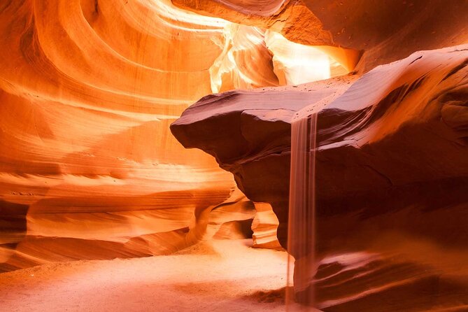 4-Day Southwest Giant Ring National Parks Tour from Las Vegas - Hotels, breakfasts, and meals: easy morning starts, eat-later flexibility