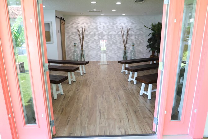 77 Sign & Go Wedding at Hawaiian Wedding Chapel - Arriving at 520 S 6th St: check-in and what happens first