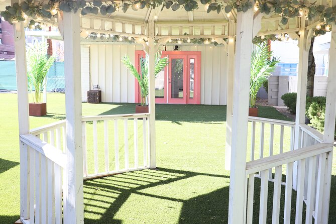 77 Sign & Go Wedding at Hawaiian Wedding Chapel - Who this fits best (and who should choose something else)