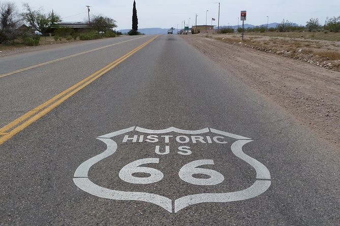 Arizona Ghost Towns and Wild-West Day Trip from Las Vegas - Stop 4: Oatman Ghost Town, burros, and the street shootout