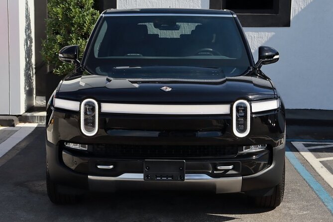 Arrival by Eco SUV from Las Vegas Airport to Las Vegas City - The ride itself: what to expect in a Rivian R1S for up to 3 people