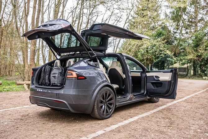 Arrival Private Transfer from Las Vegas Airport to Las Vegas by electric vehicle - Who This Private EV Transfer Fits Best