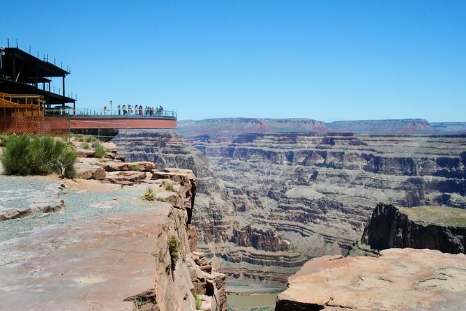 Audio Driving Tour: Grand Canyon West, Hoover Dam Red Rock Canyon - Lake Mead viewpoints and Boulder City: a calmer close to a driving day