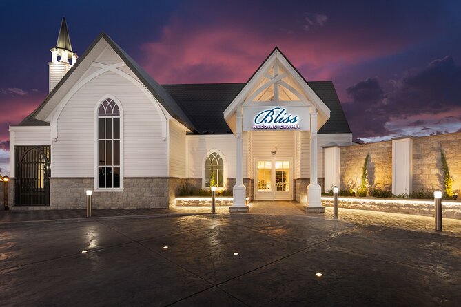 Bliss Chapel Elvis Weddings & Vow Renewal - What the $469 price covers—and what still costs extra