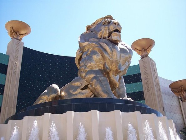 Brad Garrett's Comedy Club at MGM Grand Hotel and Casino - Key things I’d plan around before you buy