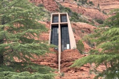 Day Tour of Uptown Sedona and It's Best Views - Chapel of the Holy Cross: Why the architecture stops the show