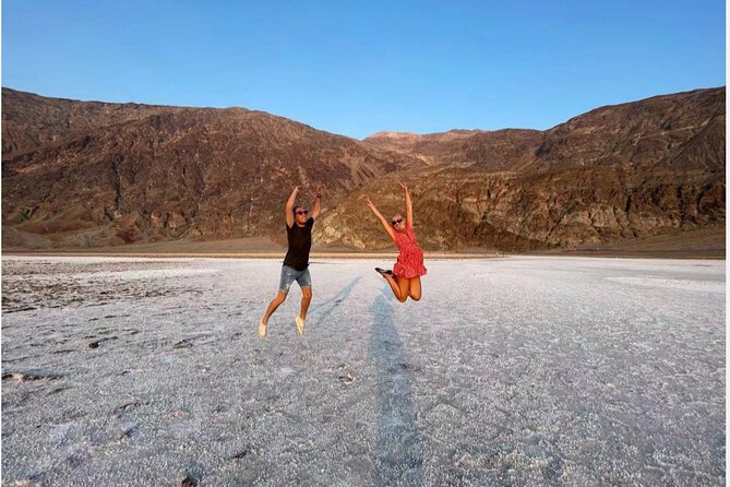 Death Valley Day & Night Tour - Scenic Stops, Sunset & Stargazing - Stop 3: Zabriskie Point for golden badlands and layered ridges