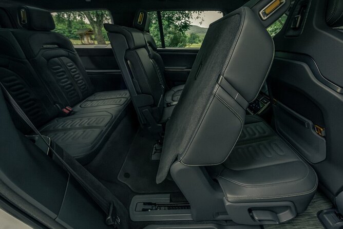 Departure by Eco SUV from Las Vegas City to Las Vegas LAS Airport - Family travel: car seats are possible, with a cost