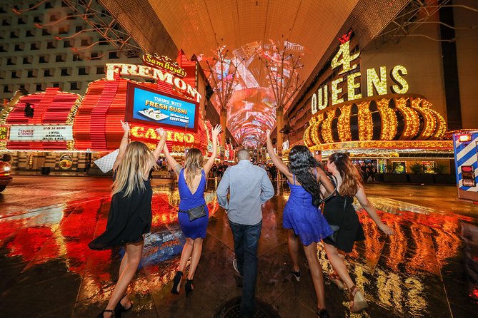 Downtown Las Vegas Nighttime Walking Tour - Small-Group Reality: Headsets Make It Work