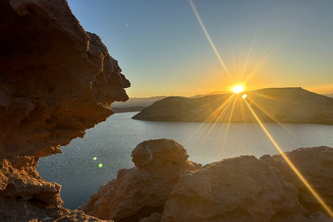 Emerald Cave Sunset Glow Kayak Tour: 3 Caves, Wildlife & Lights - Wildlife spotting and why the guide makes a difference