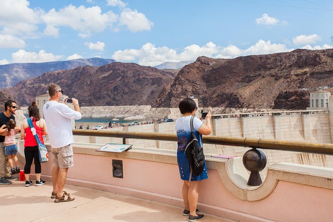 Exclusive: Private Tour of Las Vegas and the Hoover Dam - Price and value: when $595 per group makes sense