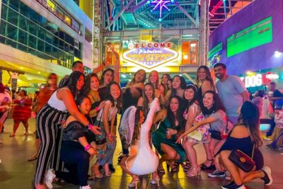 Fremont Street Bar Crawl - The 8:30 pm start: staying on schedule without stress