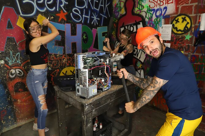Fremont Street Smash Room: Rage & Destroy Experience - Key Things That Make This Smash Room Worth Your Time