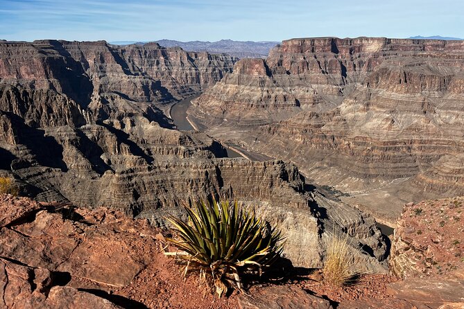 French Tour of the Skywalk Grand Canyon and Hoover Dam - Why this Grand Canyon West and Hoover Dam combo works from Las Vegas
