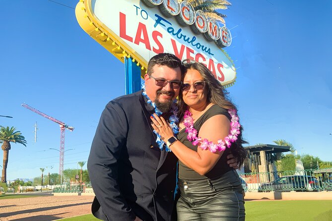 Get Married at the Fabulous Las Vegas Sign + Photos - Photos: How You Get Great Shots Without Hiring a Photographer