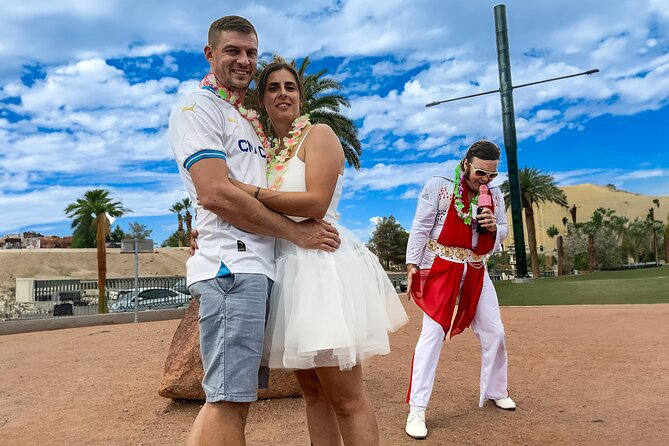 Get Married: Elvis Wedding + Las Vegas Sign + Photography - Language and timing: how to keep it comfortable if you’re not fluent in English