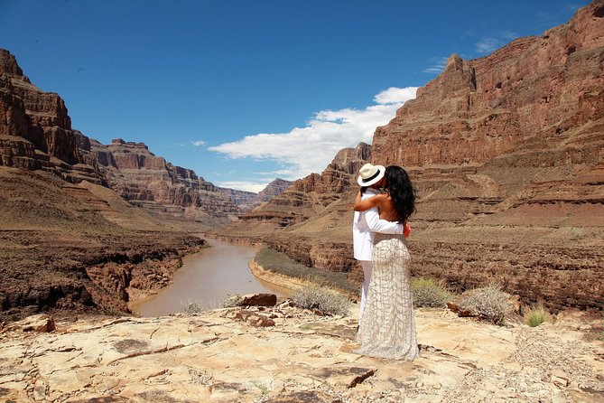 Grand Canyon Helicopter Wedding - From Las Vegas pickup to a canyon landing: how the day flows