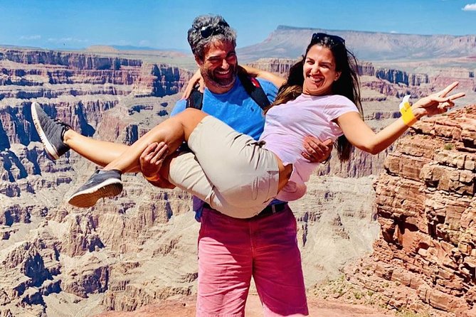 Grand Canyon Tour in Spanish with Skywalk and Hoover Dam included - Time management: a 6:00 am start and a full day rhythm