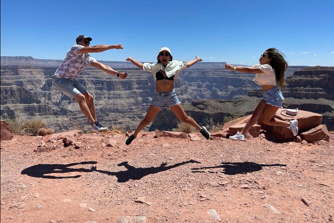 Grand Canyon Tour with Hoover Dam and Joshua Tree - Helicopter upgrade at Grand Canyon West: going to the bottom
