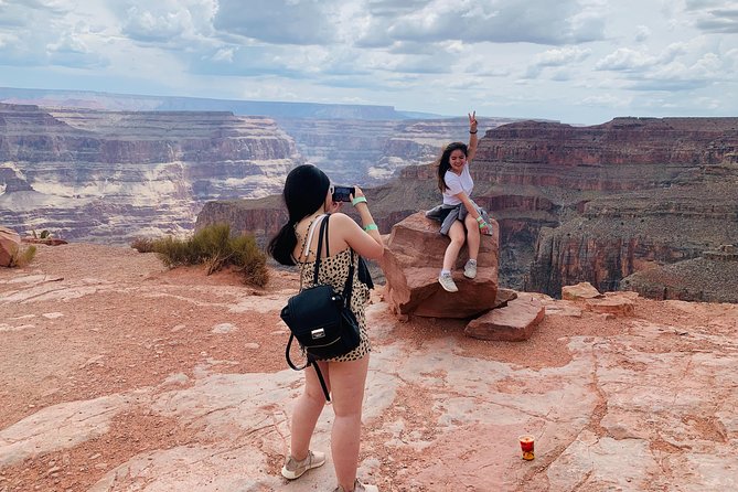 Grand Canyon Tour with Skywalk and Spanish Helicopter Flight - Vegas to the Canyon: a very early start that pays off