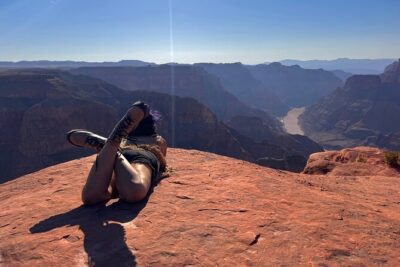Grand Canyon West, Hoover Dam and Seven Magic Mountains & LV Sign - The Las Vegas Sign and Seven Magic Mountains: quick photos, no pressure