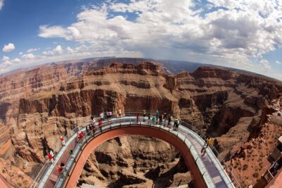 Grand Canyon West, Hoover Dam Stop and Optional Lunch and Skywalk - The Ride Experience: Air-Conditioned Comfort and On-Board Scanning