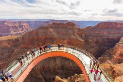 Grand Canyon West, Hoover Dam Stop, Breakfast, Lunch & Skywalk - Morning logistics: 6:30 am pickup, VIP bus comfort, and bathroom reality