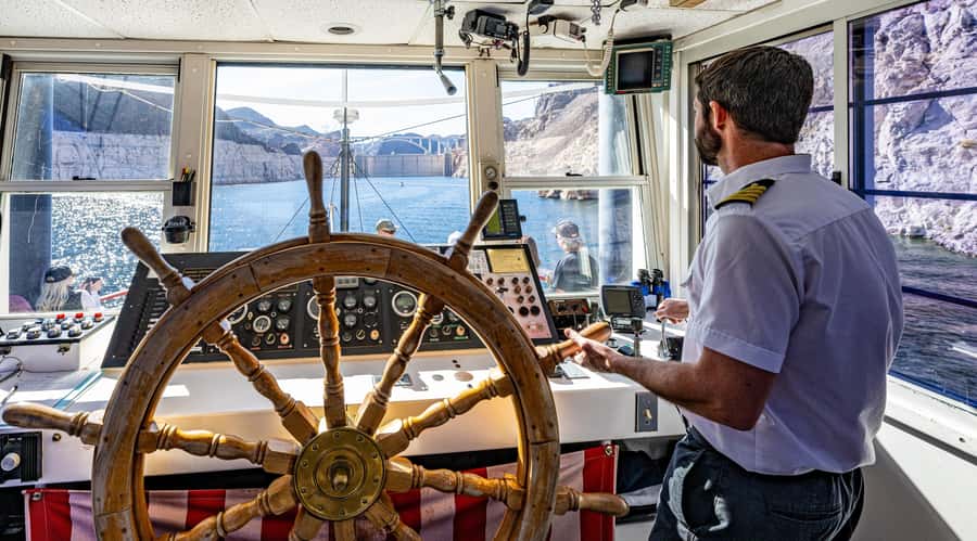 Hoover Dam: 90-Minute Midday Sightseeing Cruise - The Desert Princess decks: air-conditioning, picture windows, and best spots for photos