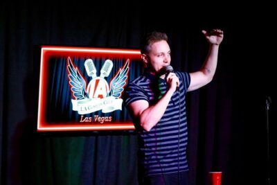 LA Comedy Club at The STRAT Hotel and Casino - LA Comedy Club in action: what the 1 hour 10 minutes really feels like