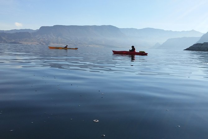 Lake Mead Kayak Adventure for All Skill Levels from Las Vegas - Paddling to the Boulder Islands: A Peaceful Stretch with a Purpose