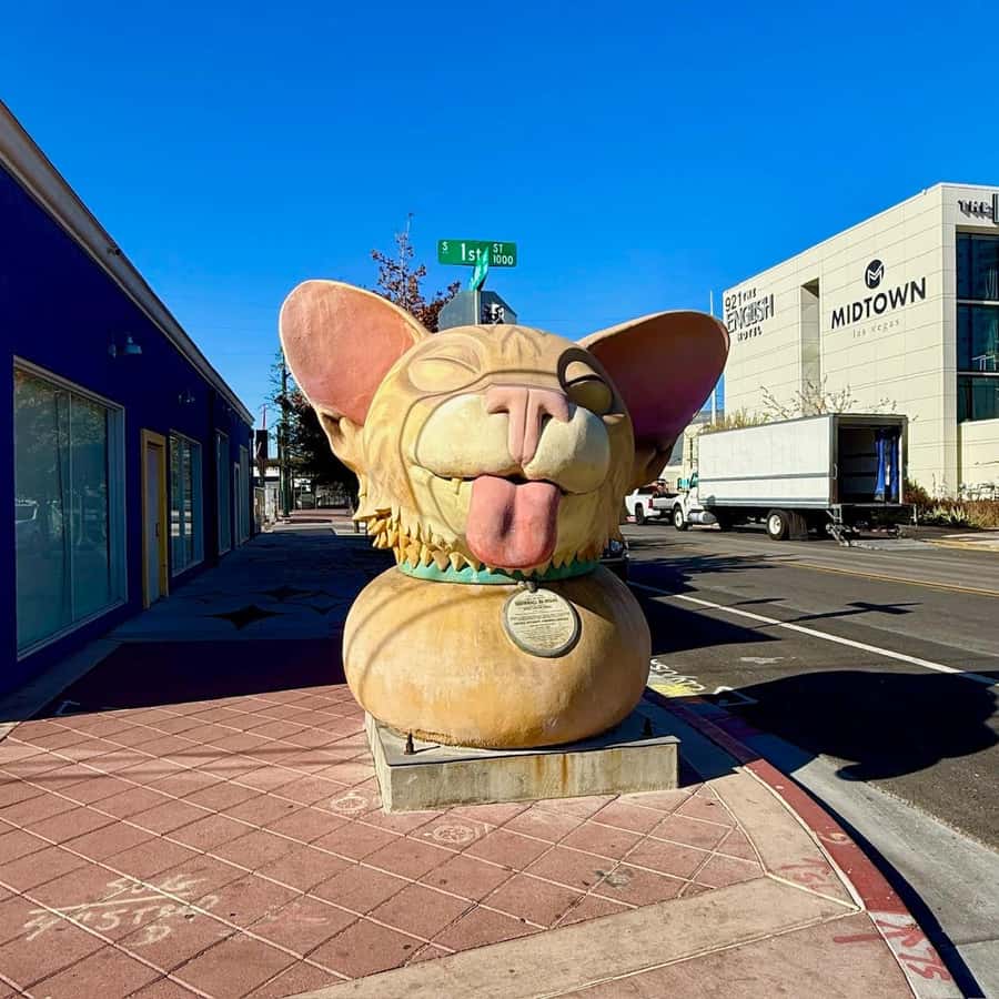 Las Vegas: 18b Arts District Walking Adventure - Galleries, architecture, and the neighborhood history you can feel