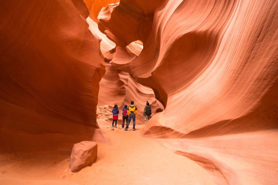 Las Vegas: 3-Day Guided Tour of 7 Southwest Parks with Hotel - Day 3: Bryce Canyon Hoodoos at sunrise, then Zion’s rock walls