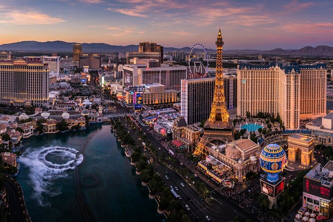 Las Vegas Airport Round Trip Service - Entering Las Vegas with a Driver Waiting at Baggage Claim