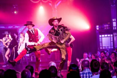 Las Vegas: Atomic Saloon Show at The Venetian - The 90-minute flow: pre-show moments, main act, and the bar rhythm