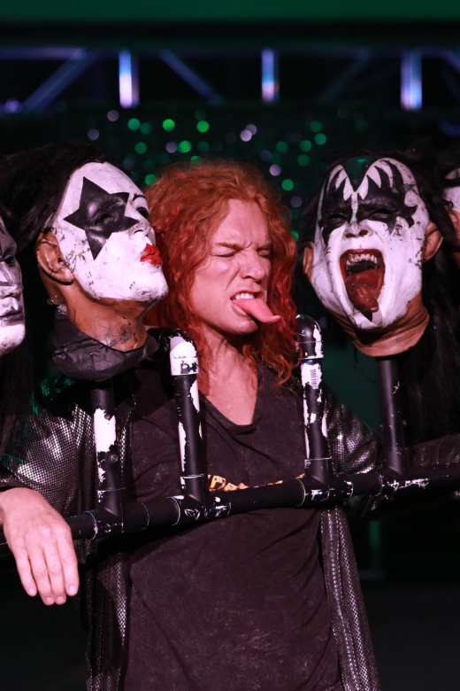 Las Vegas: Carrot Top at Luxor Hotel & Casino - Inside the show: props, pop culture, and his fast comic brain