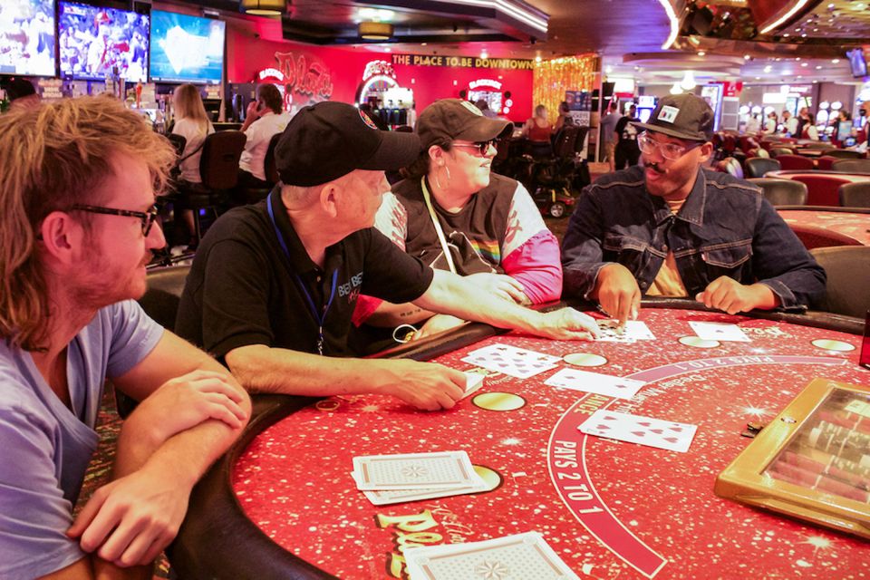 Las Vegas Casino: Gambling Class at the Plaza Hotel & Casino - Blackjack at the 21 Table: Strategy to Avoid the Real Bust