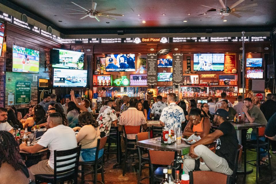 Las Vegas: Club Crawl and Party Bus with Free Drinks - Who This Club Crawl Fits Best