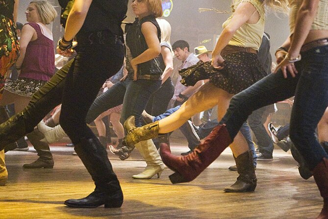 Las Vegas Country Bar Crawl by Party Bus w/ Free Drinks - Meeting at MGM Grand and Rolling Out at 7:00 pm