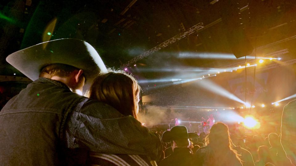 Las Vegas: Country Bar Crawl by Party Bus w/ Mixed Drinks - Comfort Rules: Shoes, Bags, and What You Can Bring