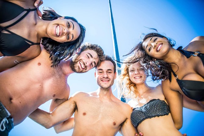 Las Vegas Day Club Crawl & Party Bus VIP Tour - A $54 VIP day club plan that makes sense, if you want structure
