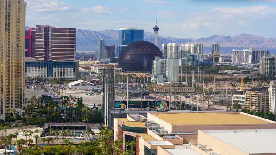 Las Vegas: Daytime Hoover Dam & Las Vegas Strip Heli Flight - The Las Vegas Strip Flyover: From Luxor to MSG Sphere in One Sweep