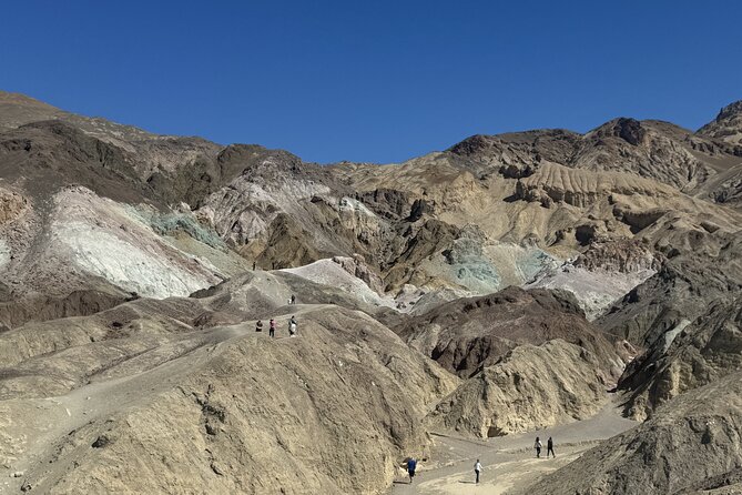 LAS VEGAS: Death Valley, Seven Magic Mountains & Vegas Sign TOUR - Key highlights you should know