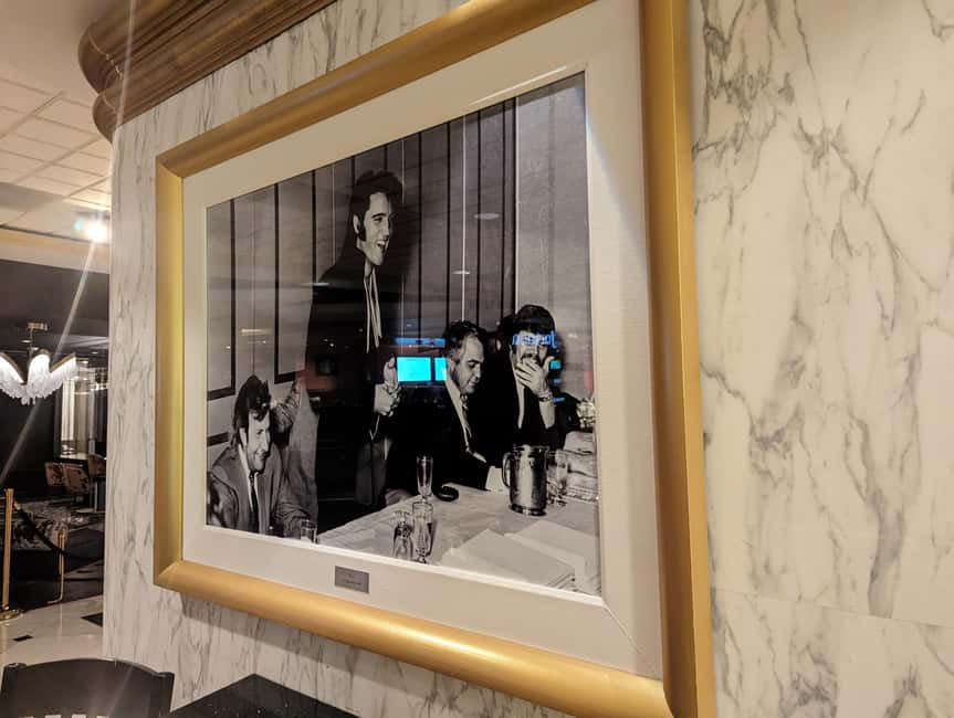 Las Vegas: Elvis Presley History Walking Tour of Landmarks - Viva Las Vegas filming views: spotting movie reality