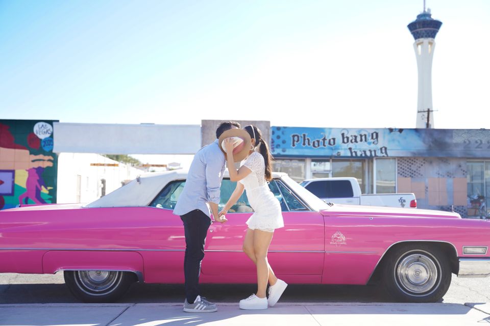 Las Vegas: Elvis Themed Wedding with Limousine - Elvis Officiates: More Than a Costume Entrance