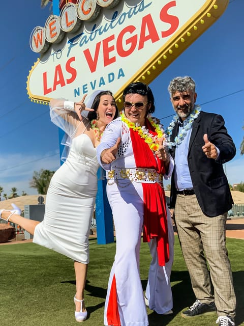 Las Vegas: Elvis Wedding with Las Vegas Sign Photos Included - Legal wedding vs non-legal ceremony: decide what you need