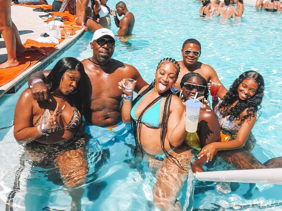 Las Vegas: Famous Pool Party Tour with Party Bus & Drinks - Who this tour suits best (and who might not love it)