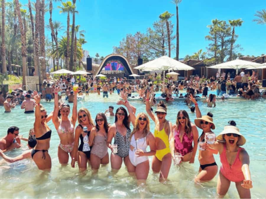 Las Vegas: Famous Pool Party Tour with Party Bus & Drinks - Practical tips so you don’t lose time at the gate