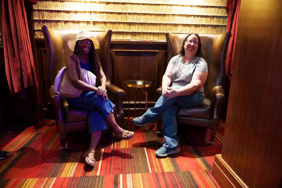 Las Vegas: Fremont Street Secrets & Red Light History Walk - Classic Downtown Casino Stops, and What They Teach You